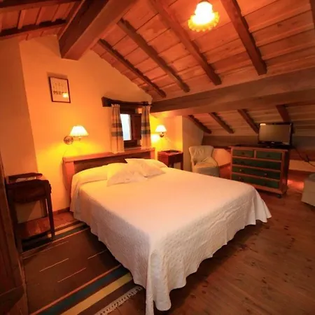 Hotel La Montana Magica Rural Vibano