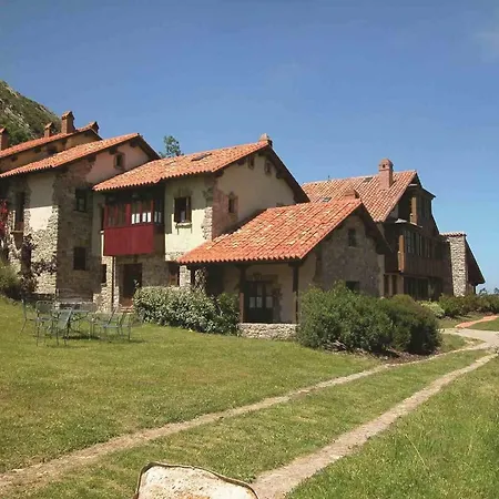 Hotel La Montaña Mágica Rural 3*